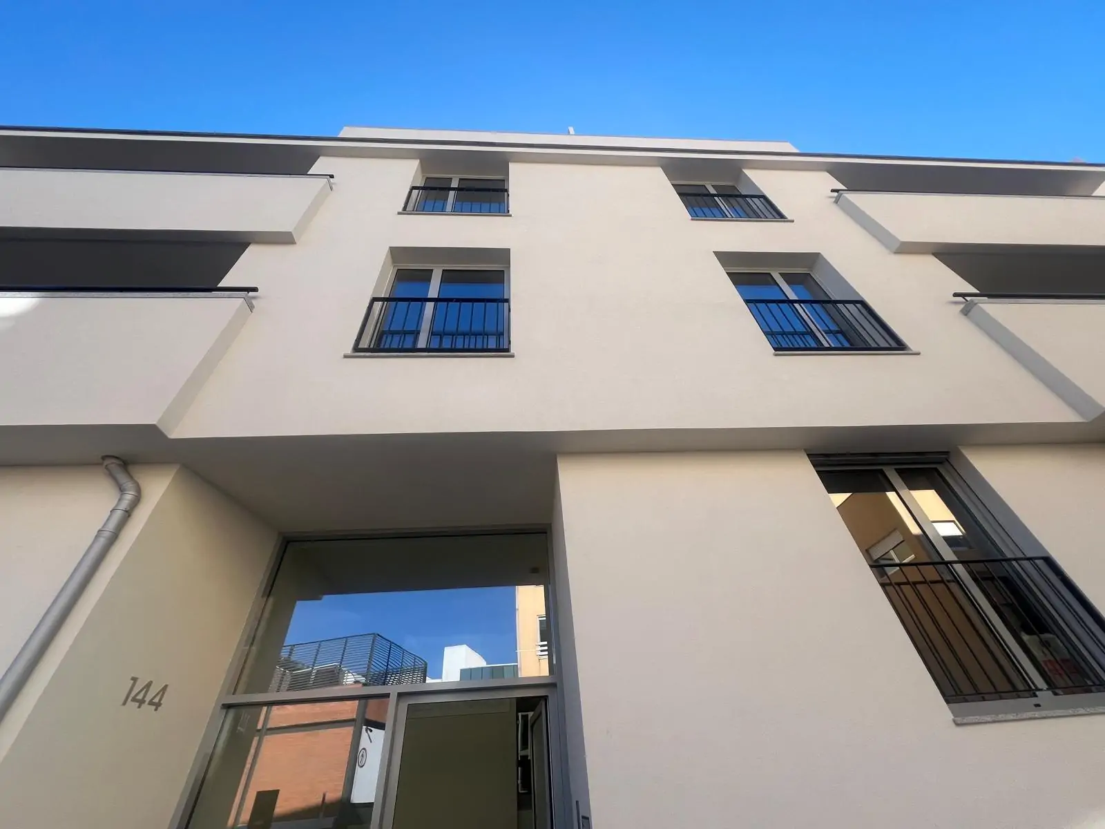 Image hover effect image